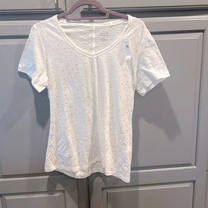 Banana Republic white Malibu cotton tee shirt with gold prints in medium!